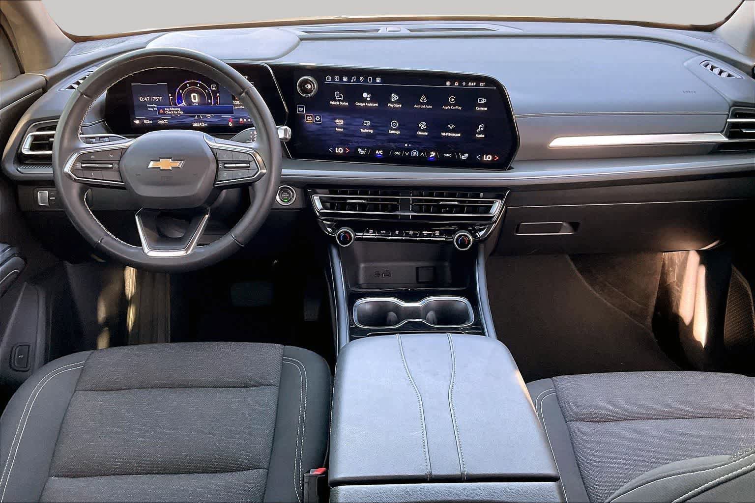 Used 2025 Chevrolet Traverse LT w/ Sun and Wheel Package AWD/4WD image 16