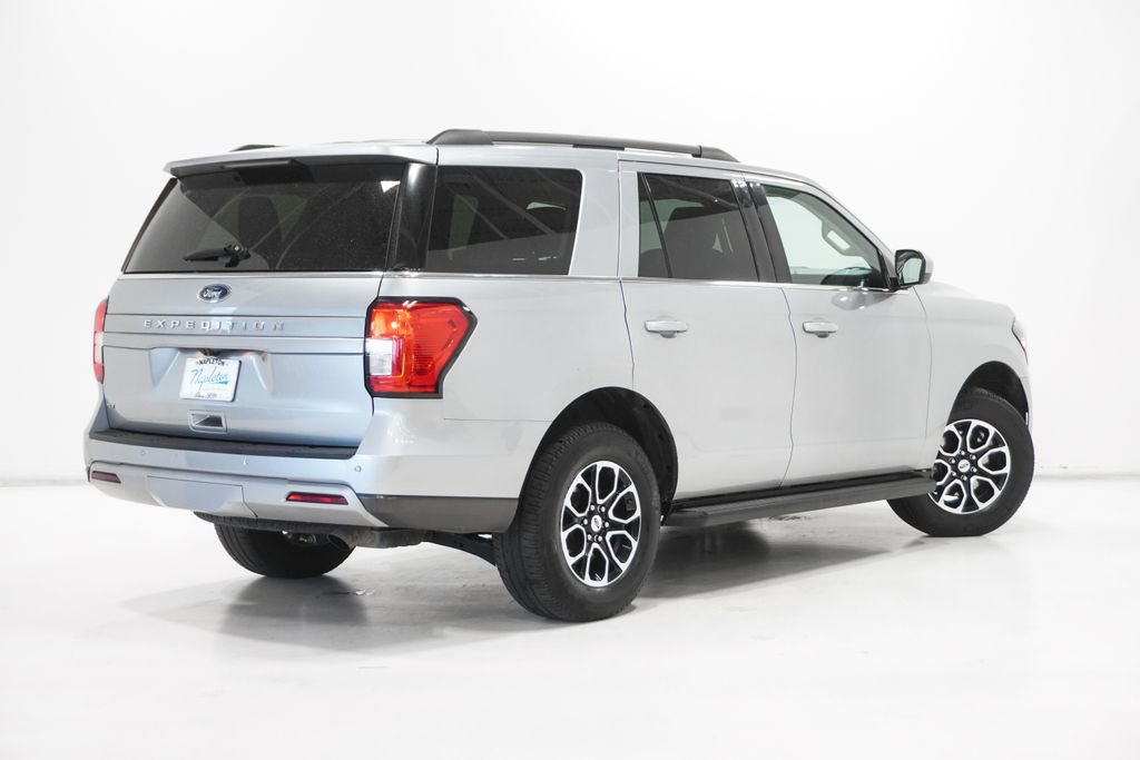 Used 2024 Ford Expedition XLT image 32