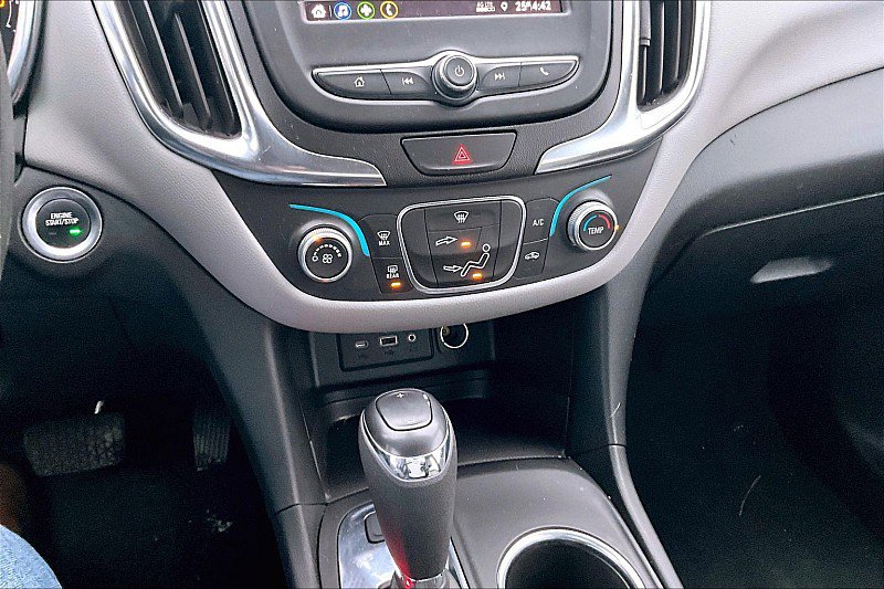 Used 2021 Chevrolet Equinox LS AWD/4WD image 15