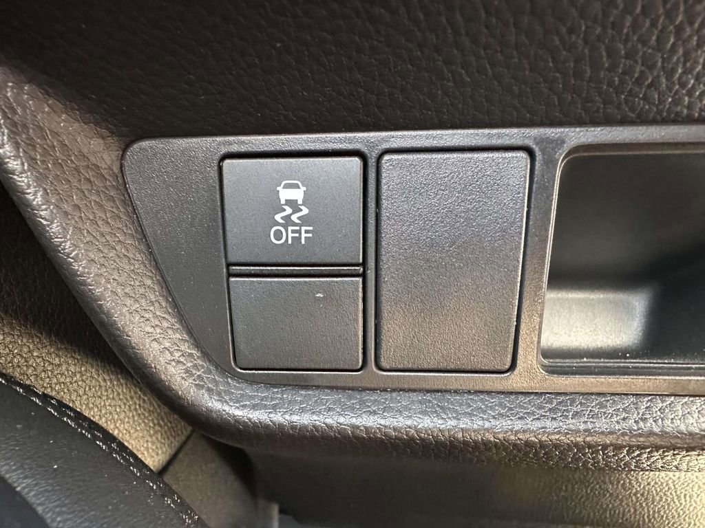 Used 2023 Honda HR-V LX image 14