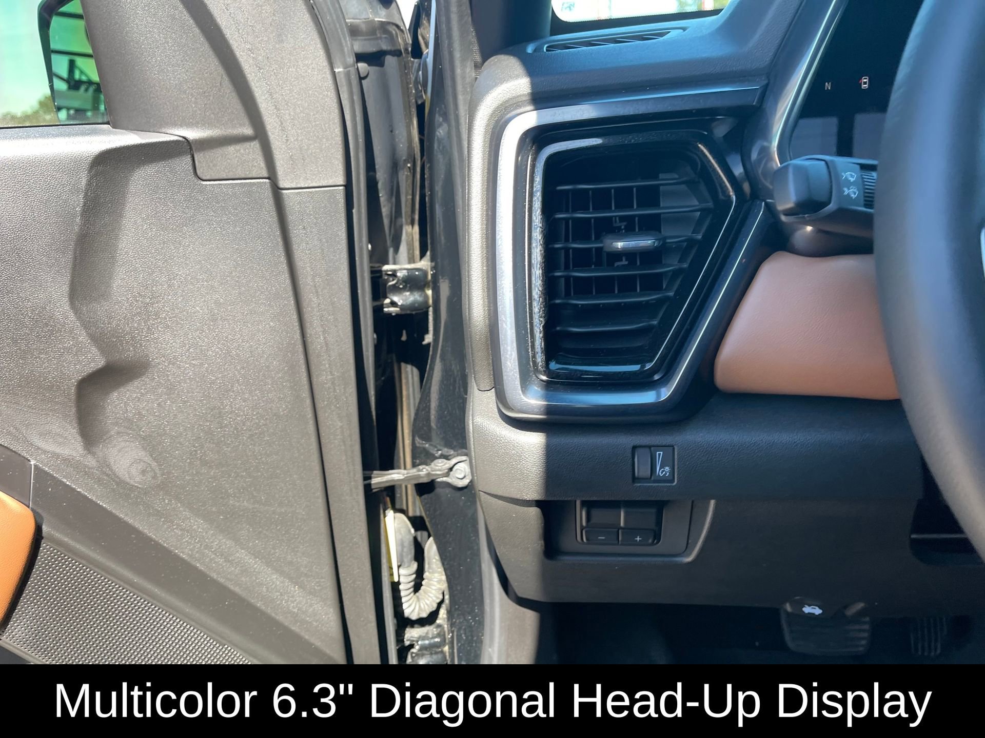 Used 2025 GMC Canyon AT4 w/ Nightfall Edition image 15