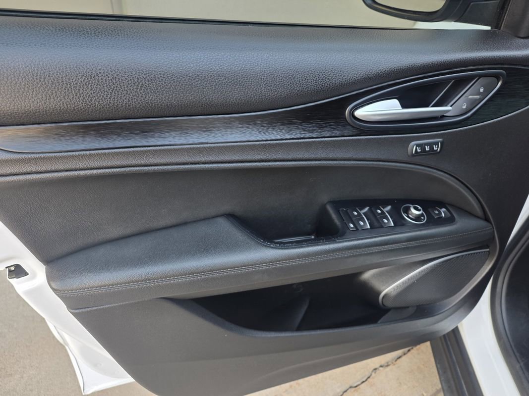 Used 2019 Alfa Romeo Stelvio RWD image 14