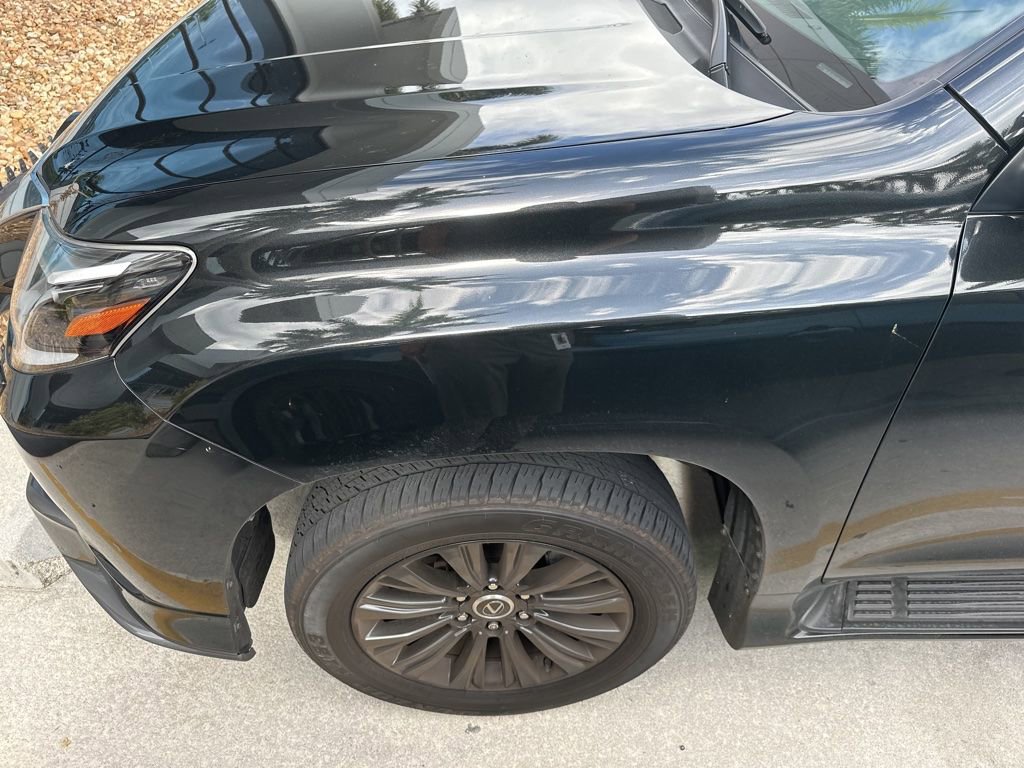 Used 2023 Lexus GX 460 Premium w/ Accessory Package image 6