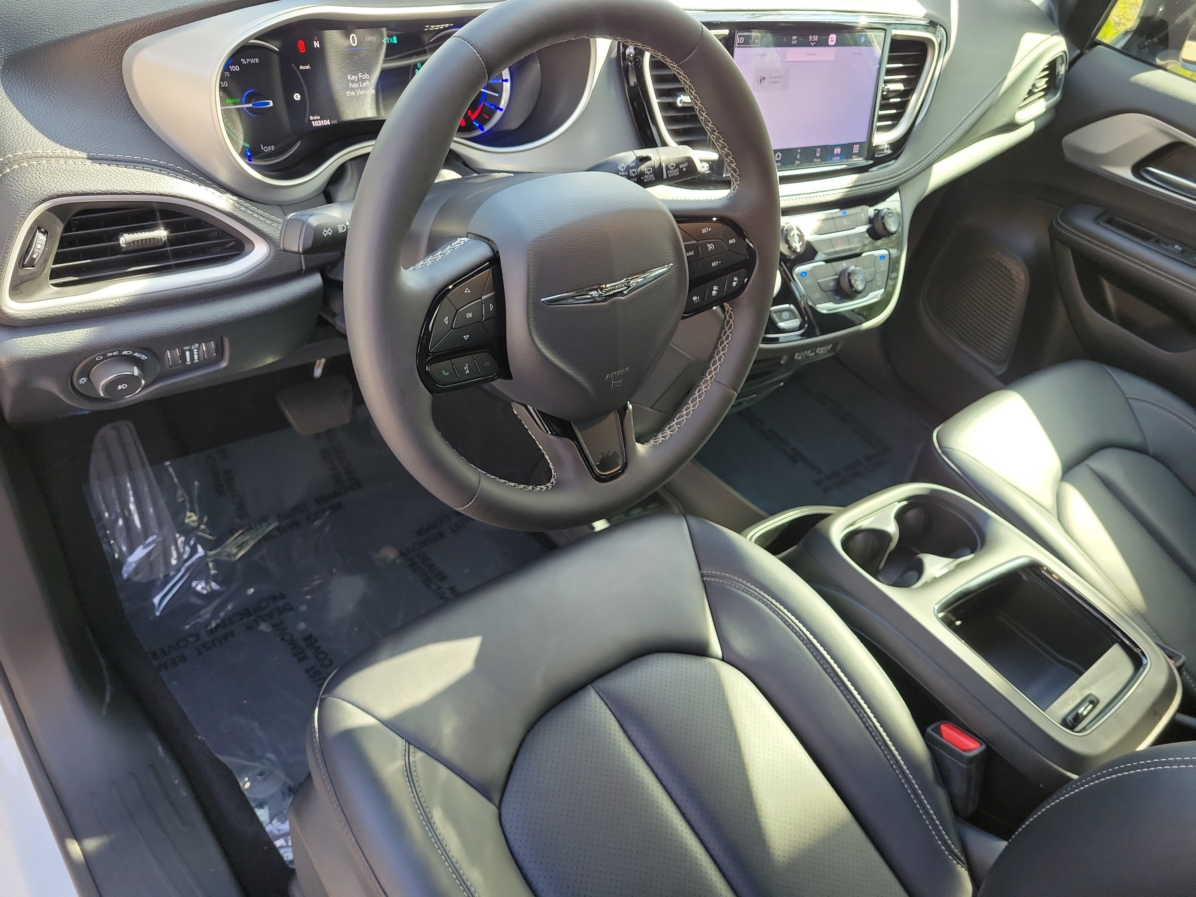 Used 2024 Chrysler Pacifica Limited FWD image 13