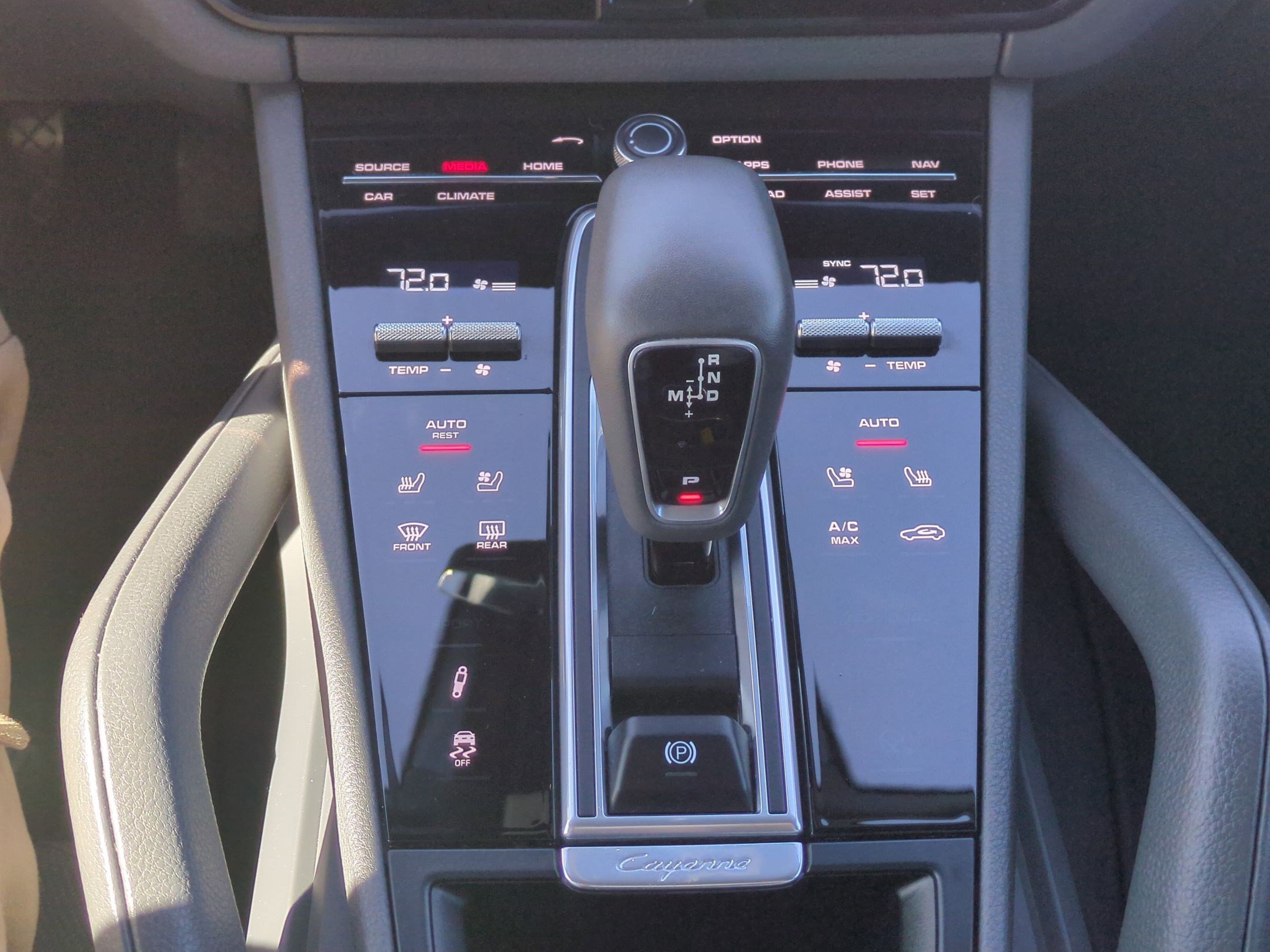 Used 2021 Porsche Cayenne Coupe image 27