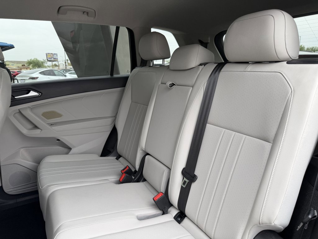 Used 2022 Volkswagen Tiguan SE FWD image 35