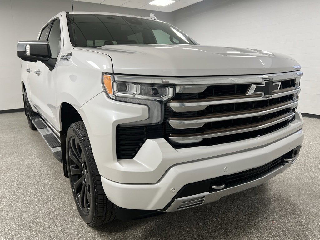 Used 2022 Chevrolet Silverado 1500 High Country image 2