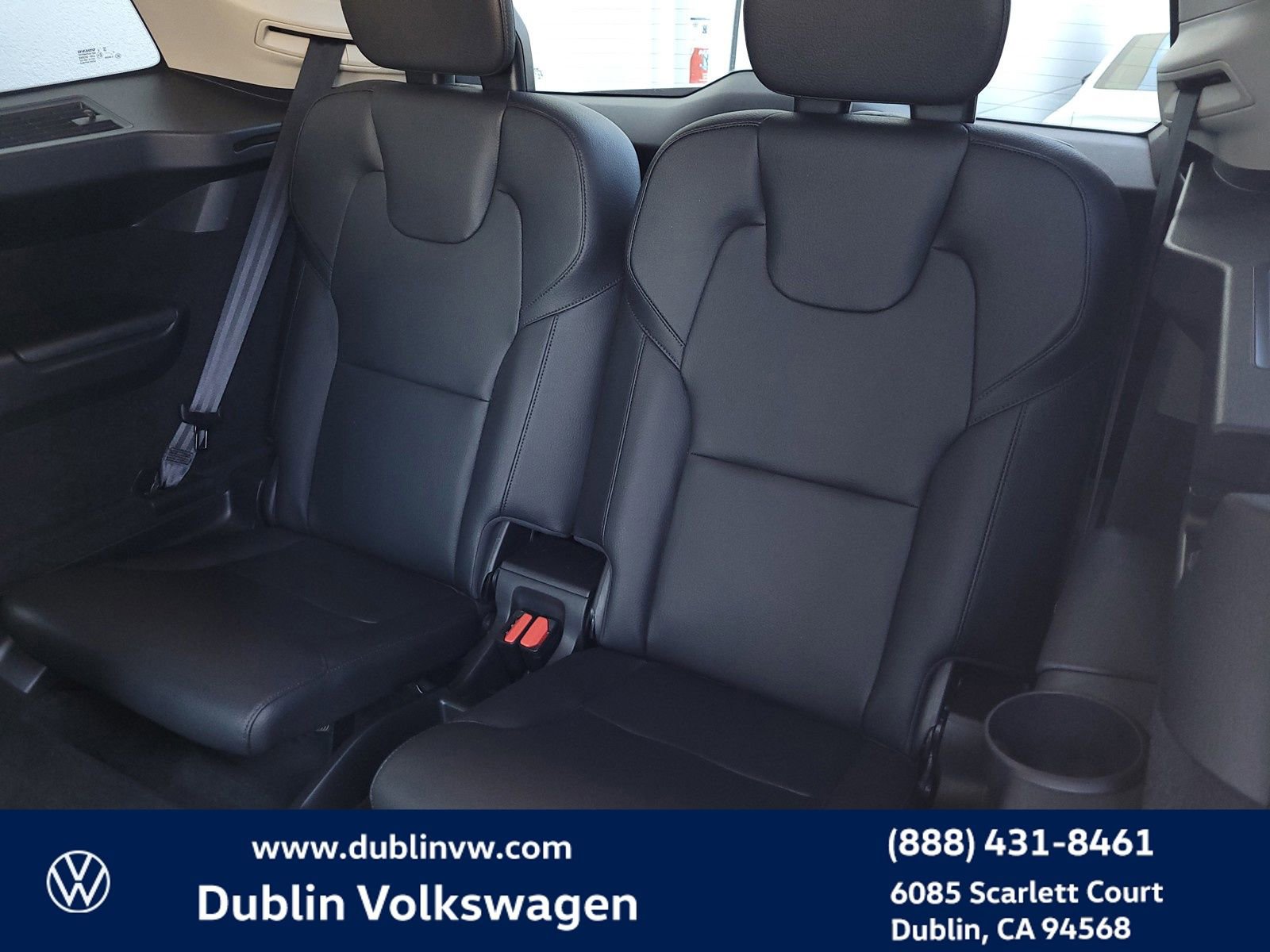 Used 2022 Volvo XC90 T8 Inscription Expression w/ Climate Package image 12