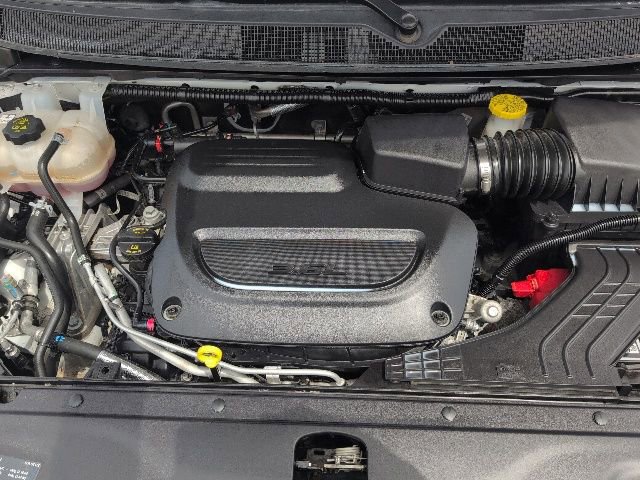 Used 2024 Chrysler Pacifica Touring-L FWD image 21