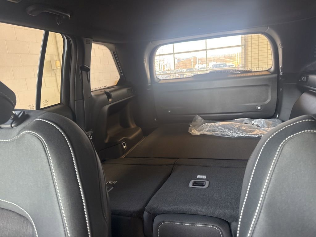 New 2025 Jeep Grand Cherokee Laredo w/ Luxury Tech Group I image 35