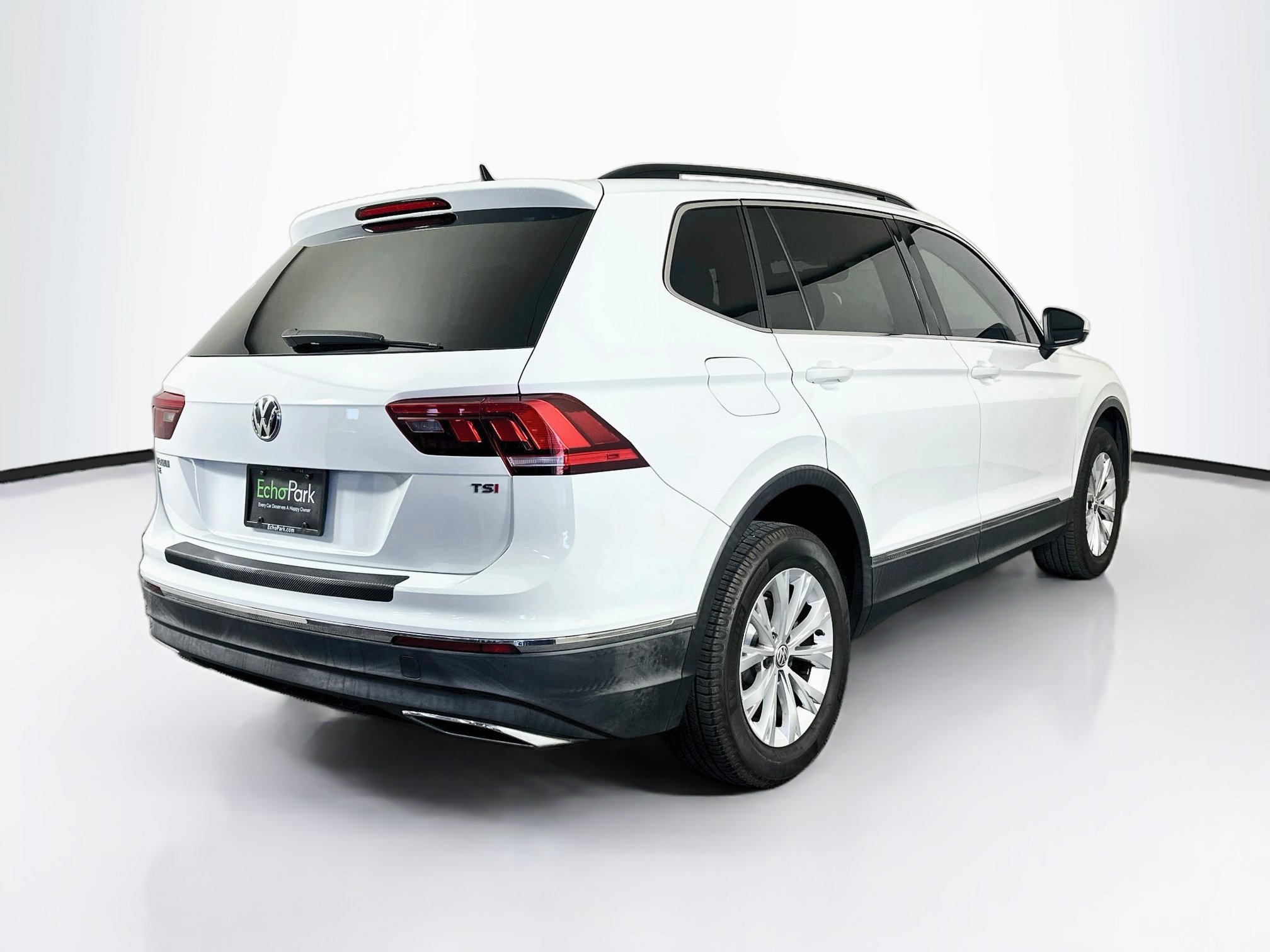 Used 2018 Volkswagen Tiguan SE FWD image 9