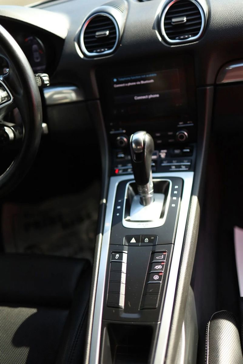 Used 2019 Porsche 718 Cayman RWD image 50