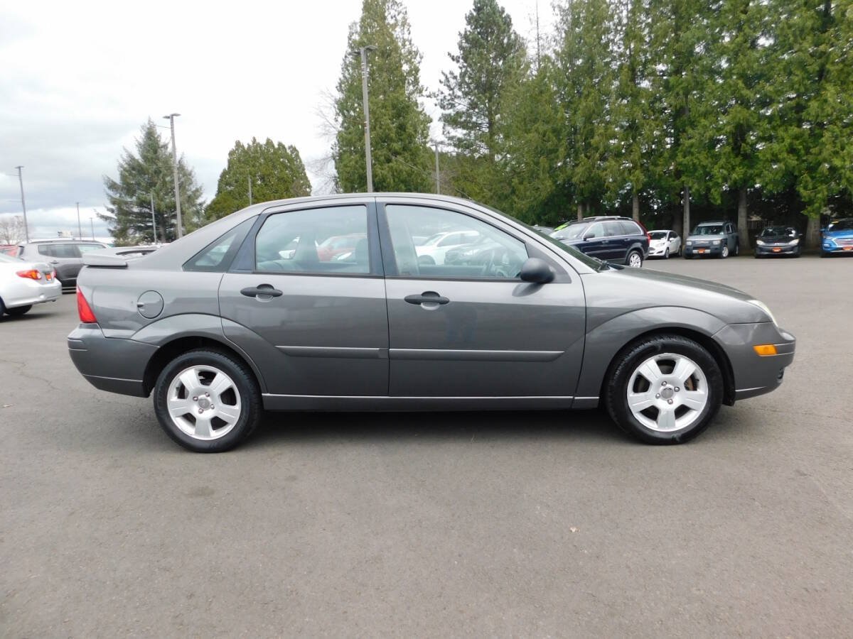 Used 2006 Ford Focus SES FWD image 17