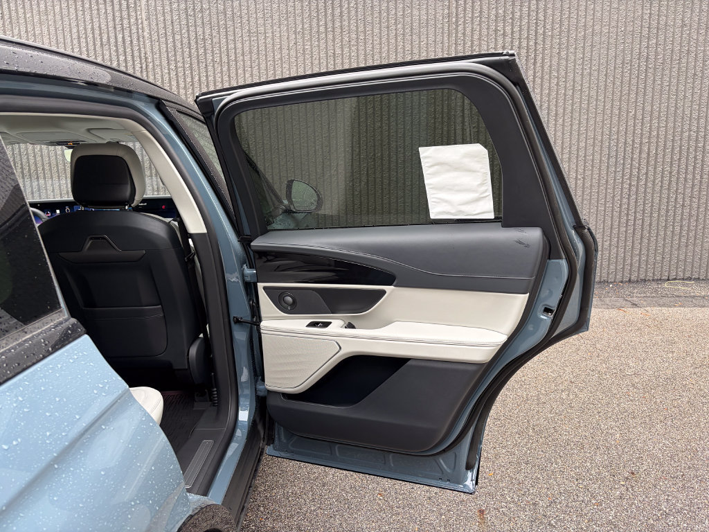 New 2026 Lincoln Nautilus Reserve w/ Jet Appearance Package AWD/4WD image 29
