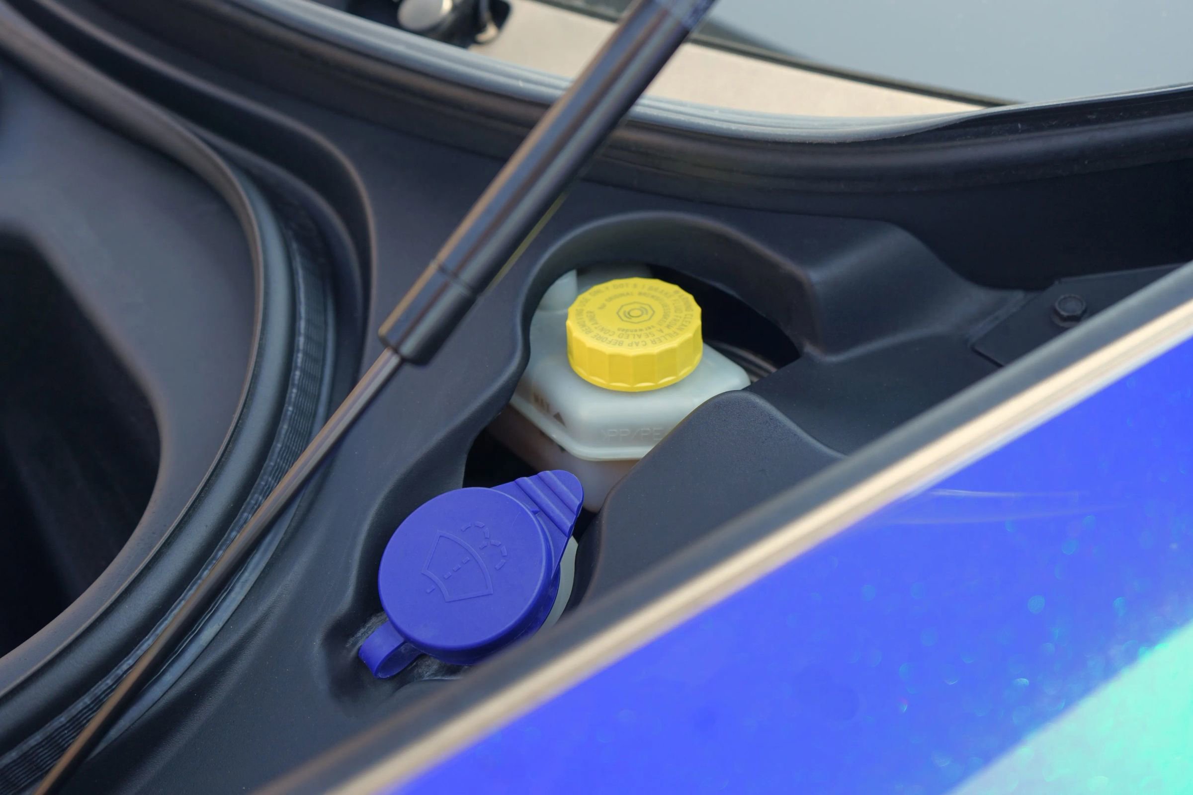 Used 2015 McLaren 650S Spider image 18