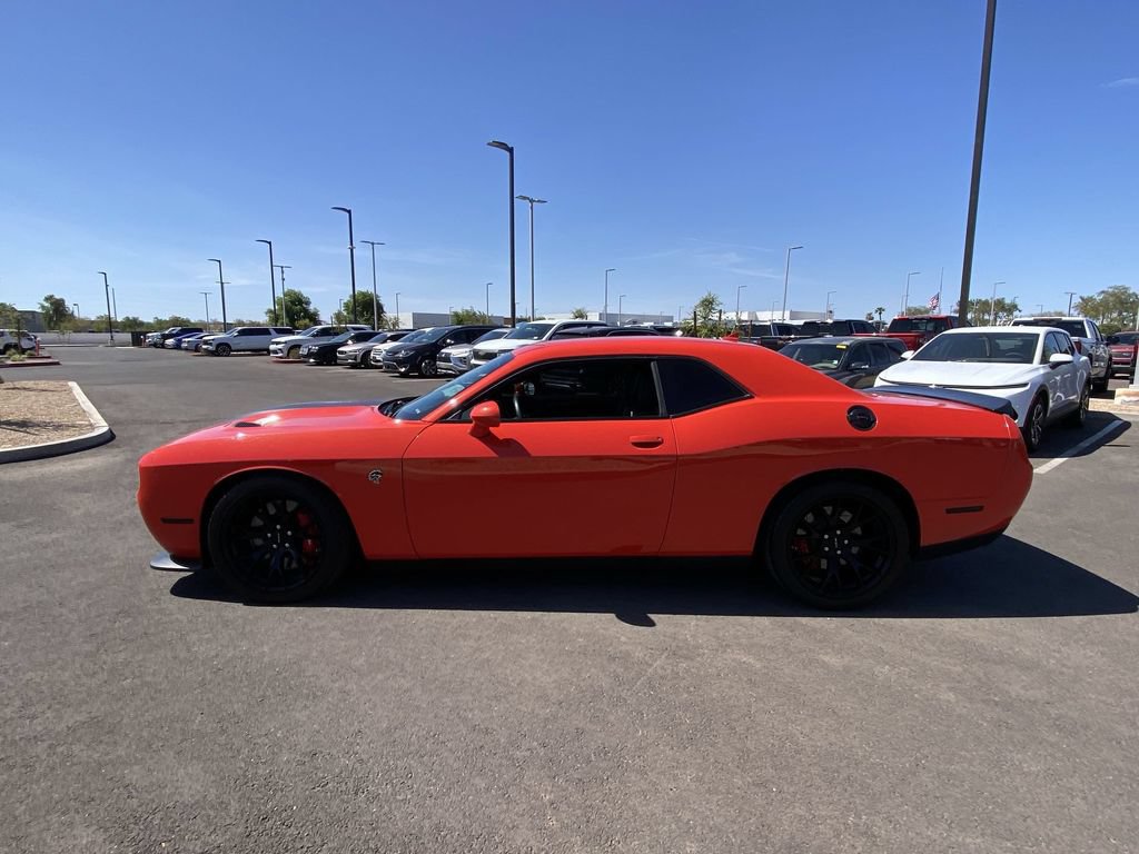 Used 2016 Dodge Challenger SRT Hellcat RWD image 4