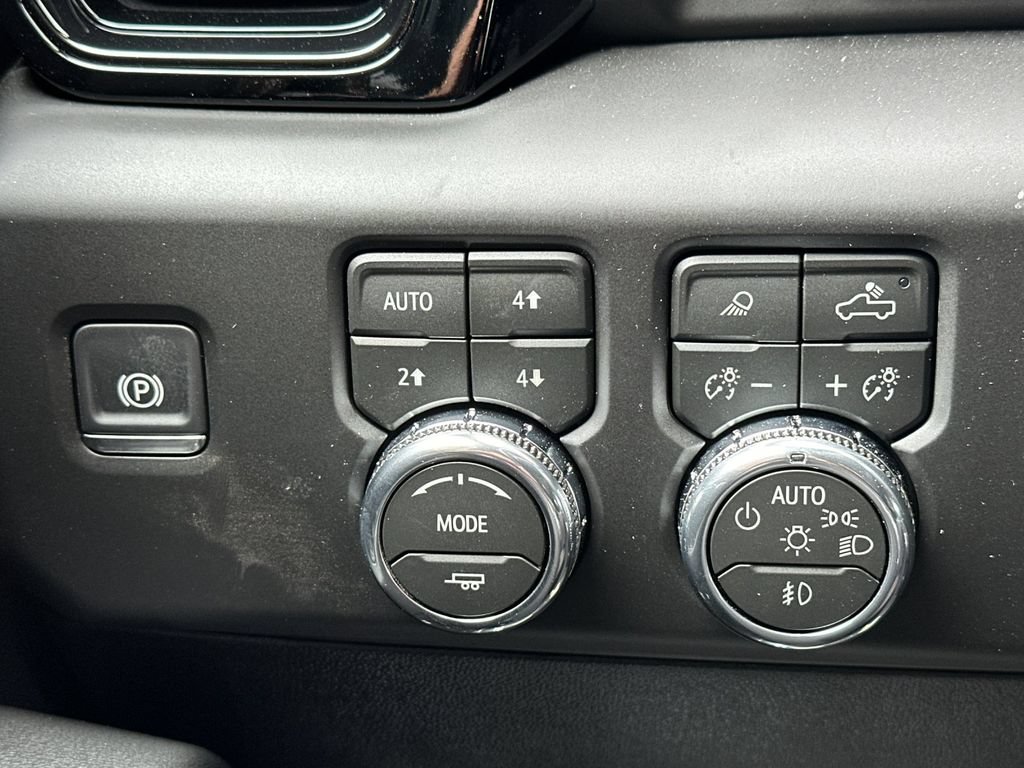 New 2026 GMC Sierra 2500 AT4 w/ AT4 Premium Plus Package AWD/4WD image 30