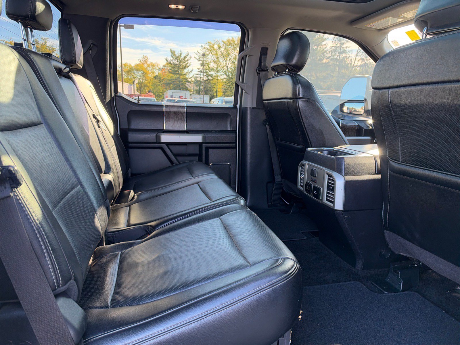 Used 2017 Ford F250 Lariat w/ Lariat Ultimate Package AWD/4WD image 18