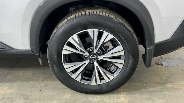 Used 2023 Nissan Rogue SV image 40