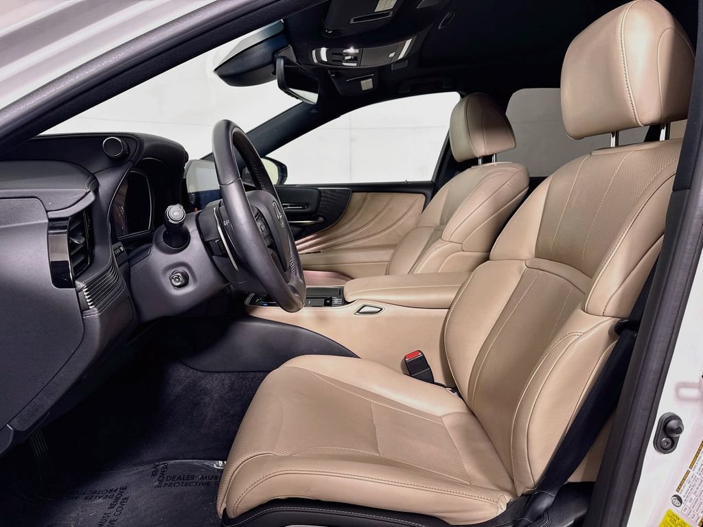 Used 2021 Lexus LS 500 w/ Accessory Package (Z2) RWD image 28