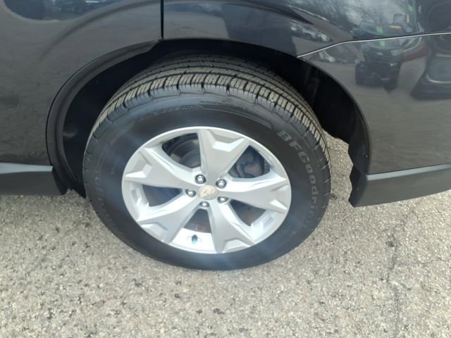 Used 2016 Subaru Forester 2.5i Premium w/ All-Weather Package AWD/4WD image 10