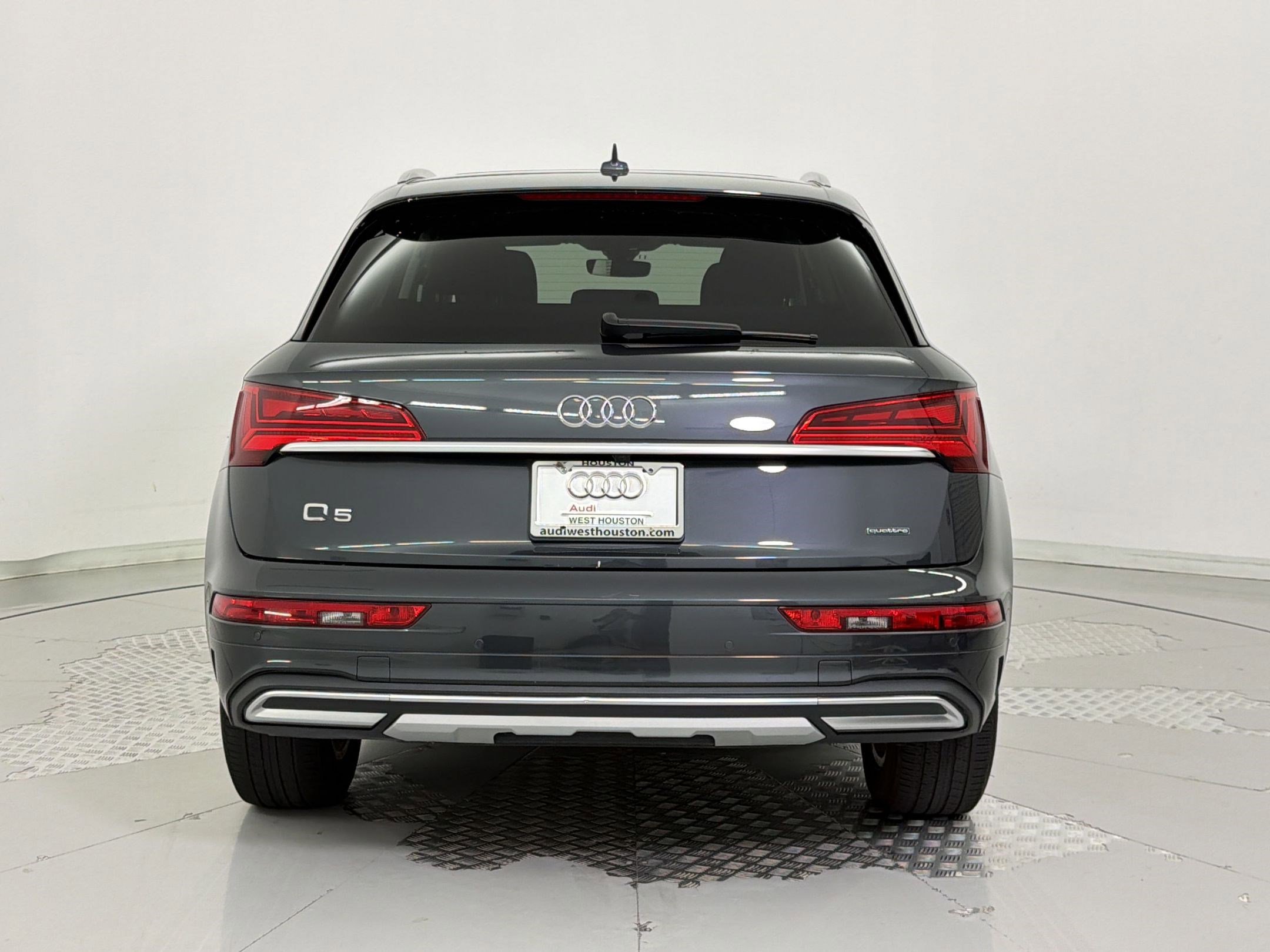 Used 2023 Audi Q5 2.0T Premium w/ Convenience Package image 10