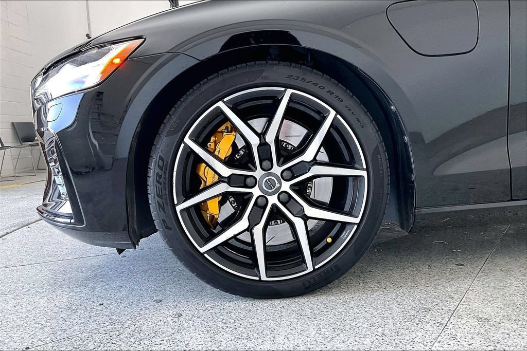 Used 2019 Volvo S60 T8 R-Design AWD/4WD image 10