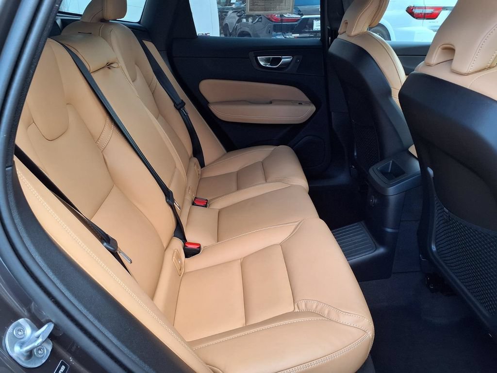 Used 2024 Volvo XC60 T8 Ultimate w/ Protection Package Premier AWD/4WD image 17