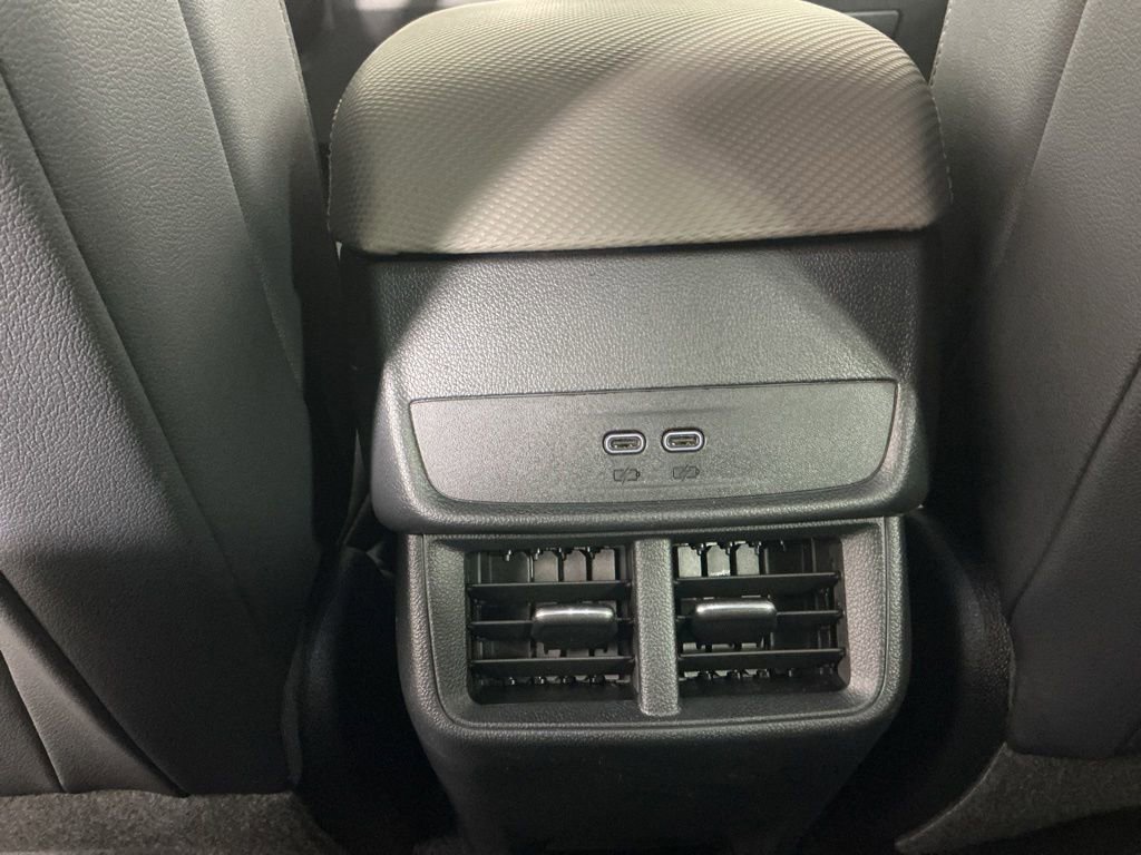 New 2026 Chevrolet Equinox LT w/ Convenience Package II AWD/4WD image 18