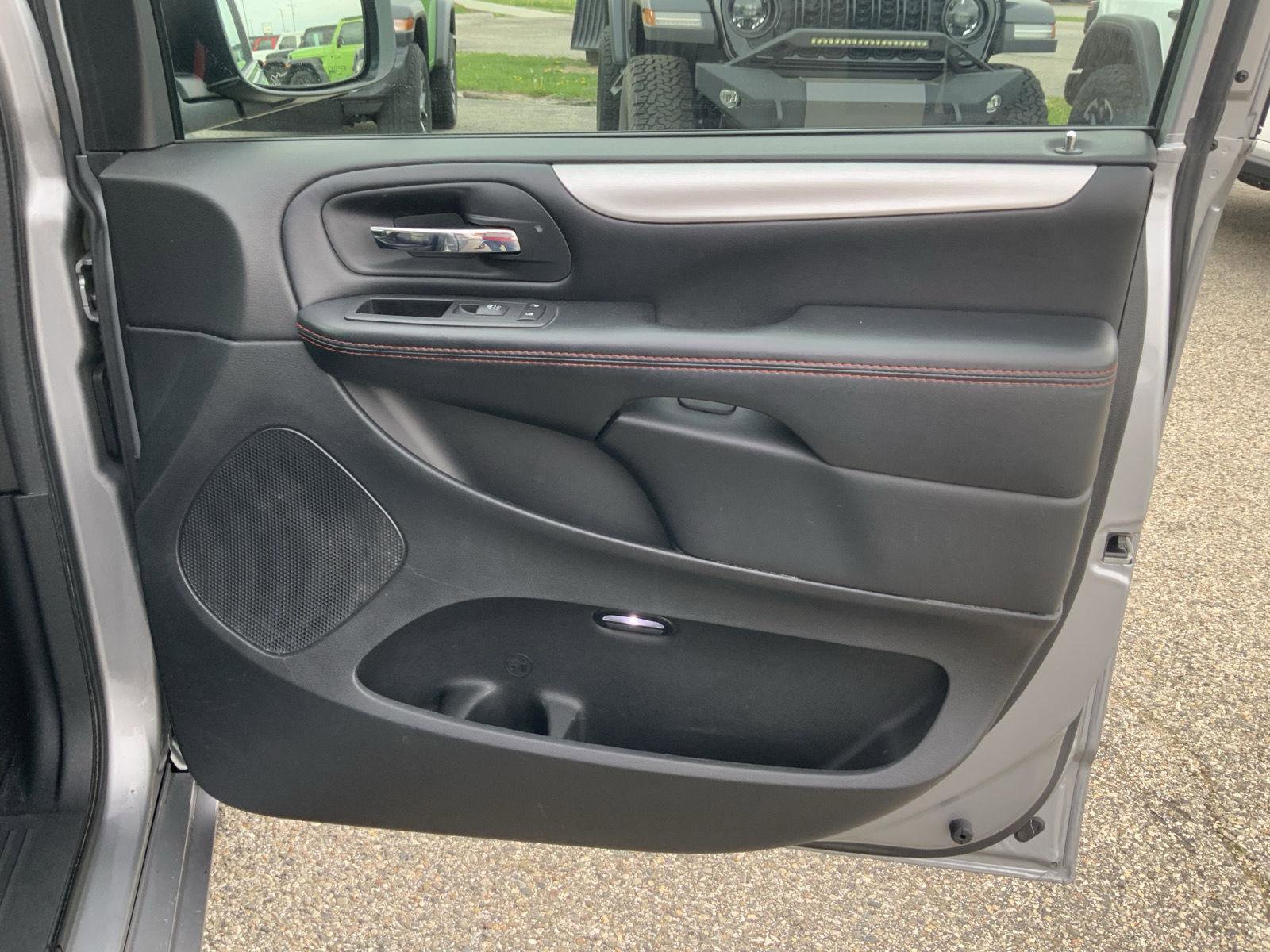 Used 2020 Dodge Grand Caravan GT image 51