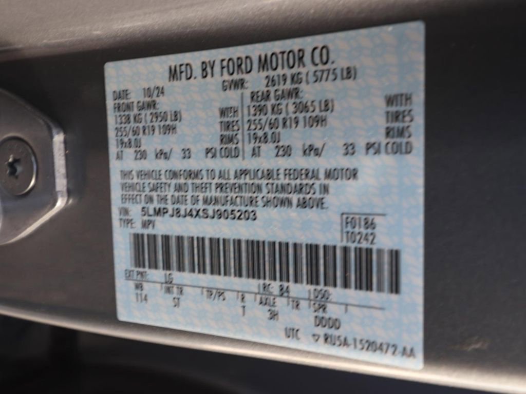 Used 2025 Lincoln Nautilus Premier image 25