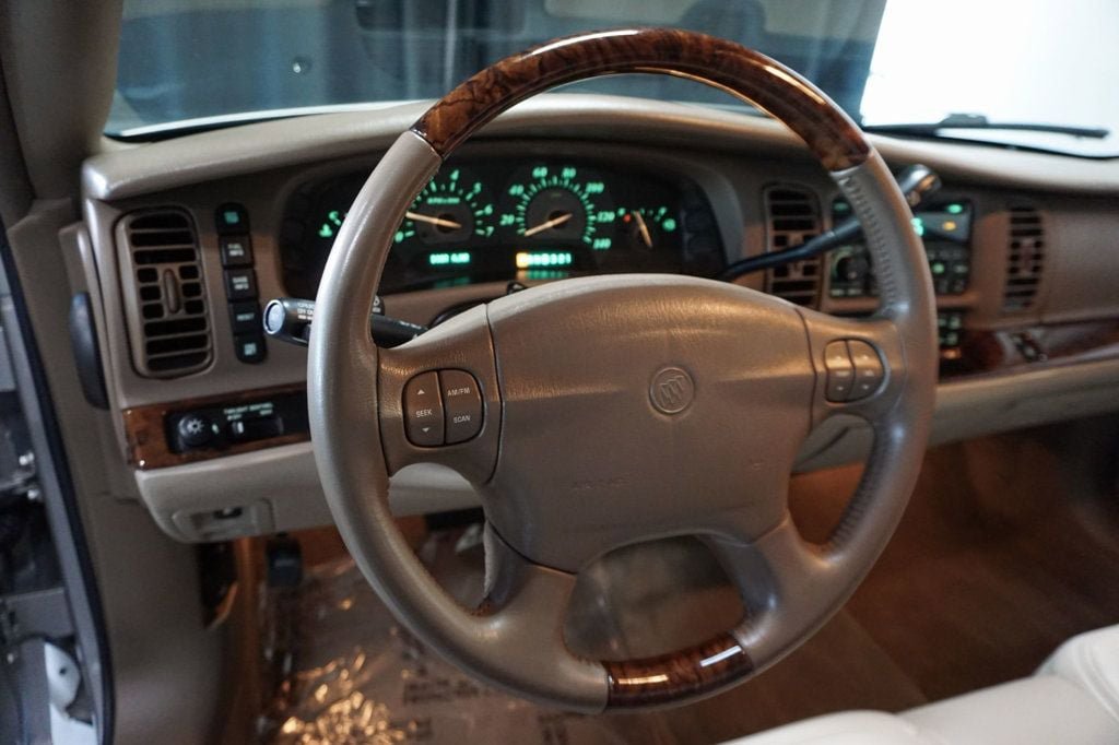 Used 2004 Buick Park Avenue Ultra FWD image 11