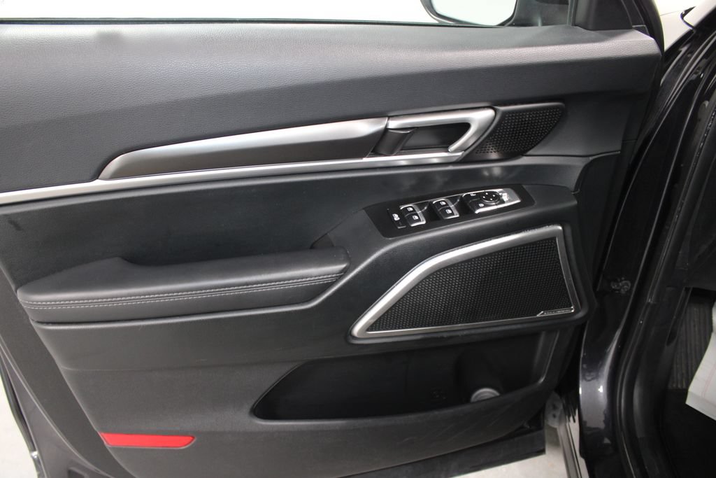 Used 2025 Kia Telluride S FWD image 17