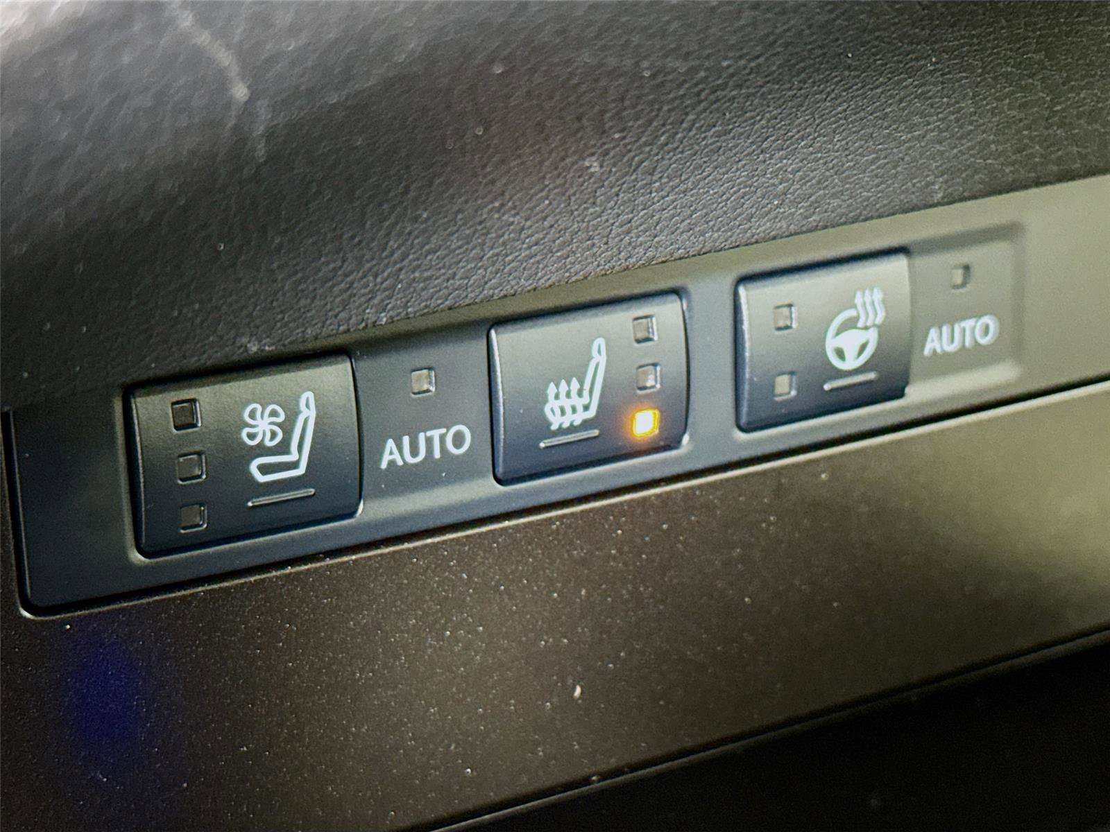 Used 2024 Lexus ES 350 w/ Premium Package image 19