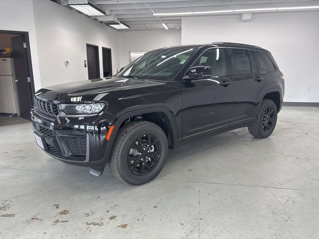 New 2026 Jeep Grand Cherokee Altitude AWD/4WD image 3