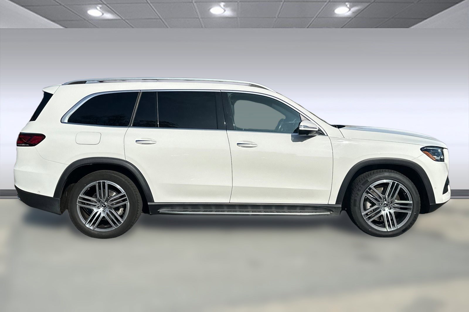 Used 2020 Mercedes-Benz GLS 450 4MATIC image 2