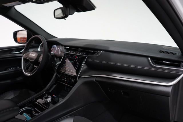 Used 2023 Jeep Grand Cherokee L Altitude image 18