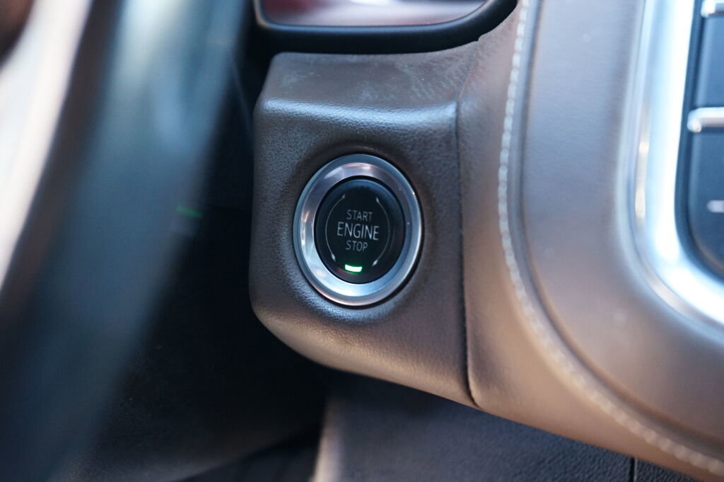 Used 2021 Chevrolet Tahoe High Country w/ Premium Package image 24