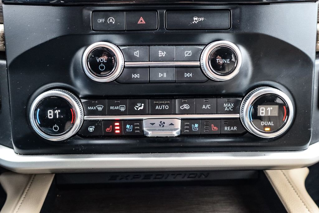 Used 2024 Ford Expedition Limited image 34