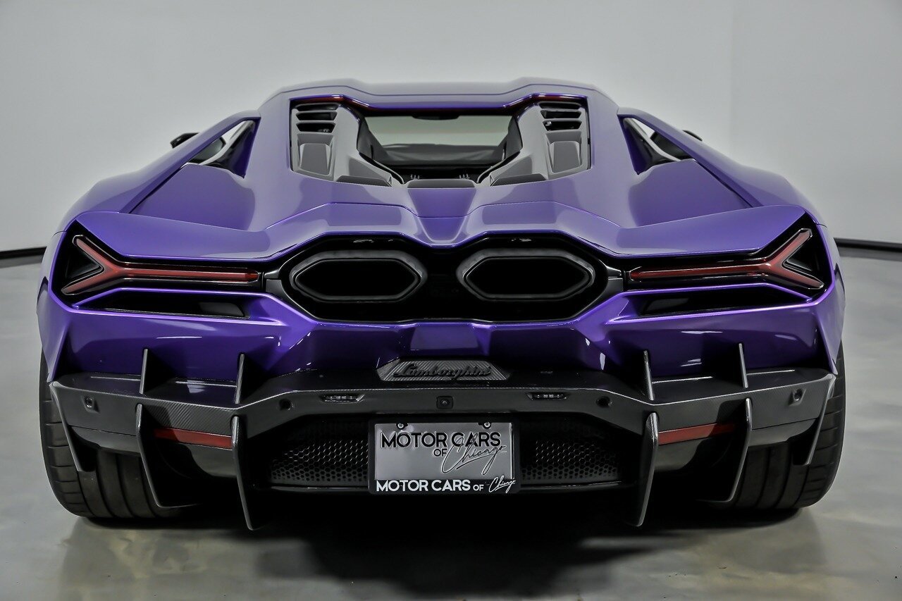 Used 2024 Lamborghini Revuelto image 14