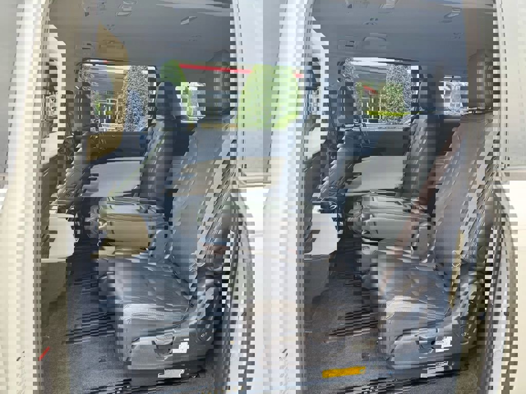 Used 2022 Kia Carnival SX image 19