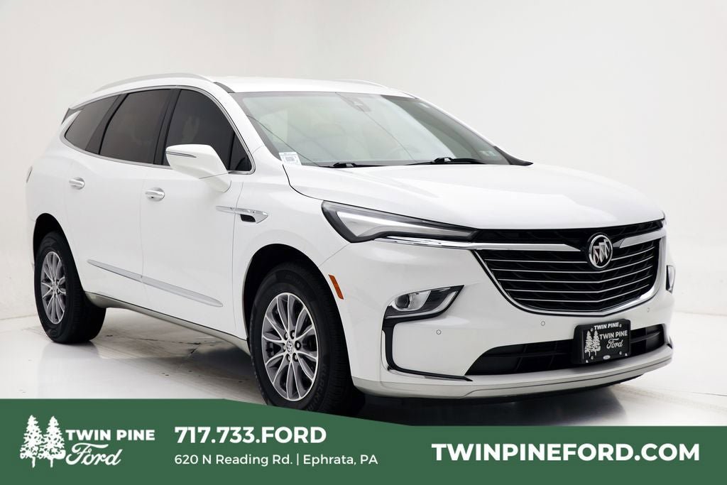 Used 2023 Buick Enclave Essence image 1