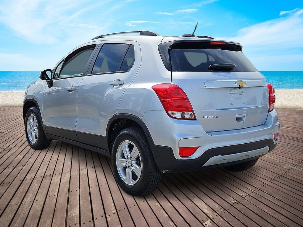 Certified 2022 Chevrolet Trax LT w/ LT Convenience Package AWD/4WD image 4