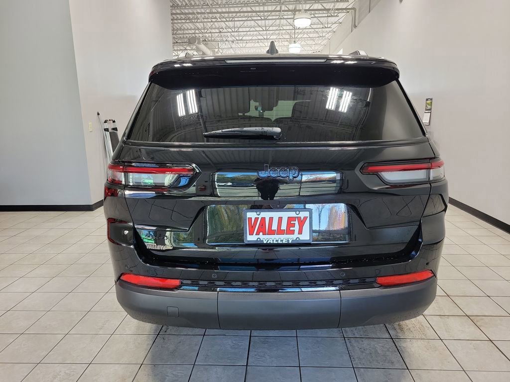 New 2025 Jeep Grand Cherokee L Altitude image 5