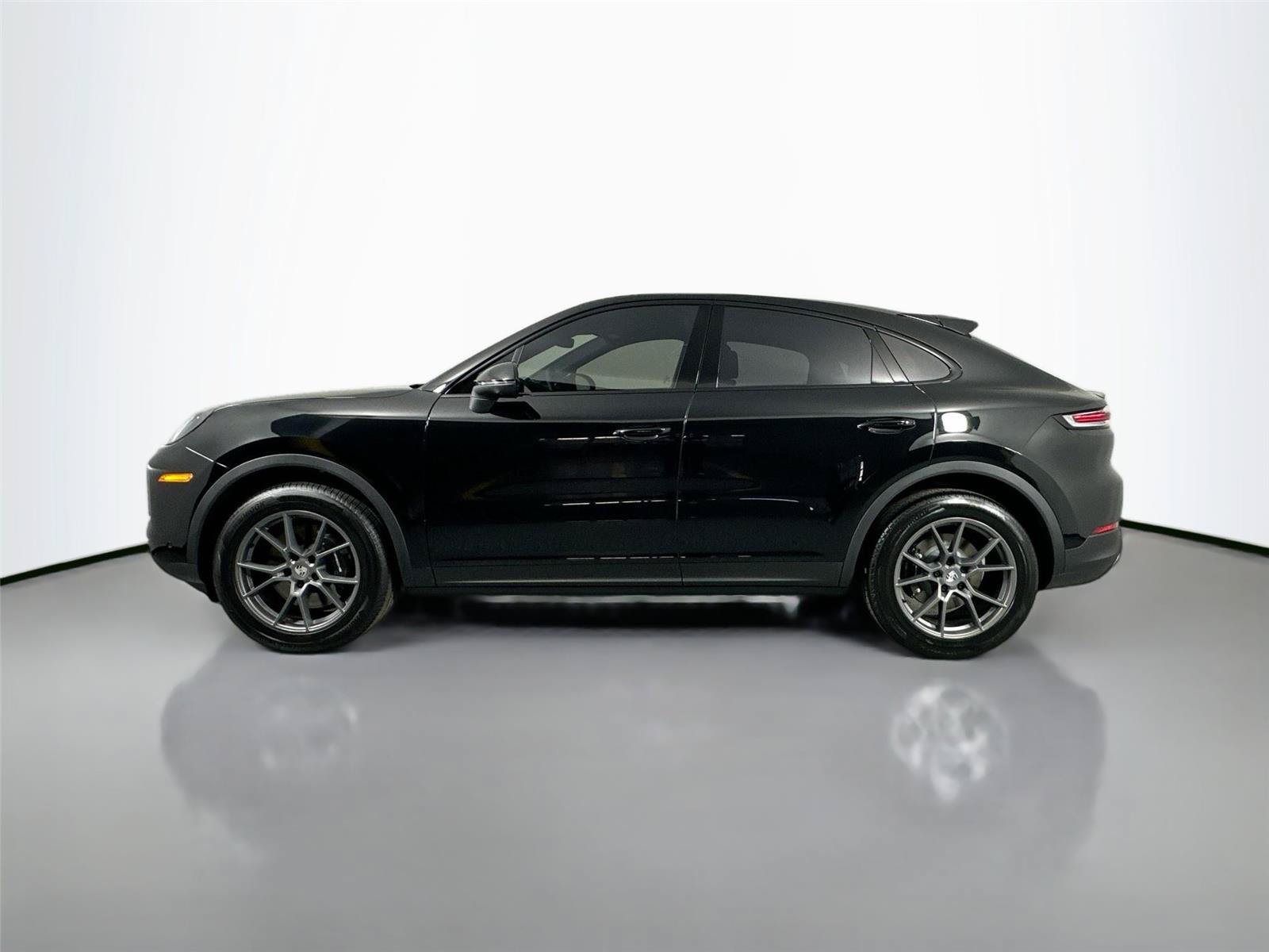 Certified 2026 Porsche Cayenne Coupe AWD/4WD image 2
