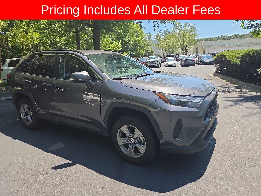 Used 2025 Toyota RAV4 LE AWD/4WD image 12