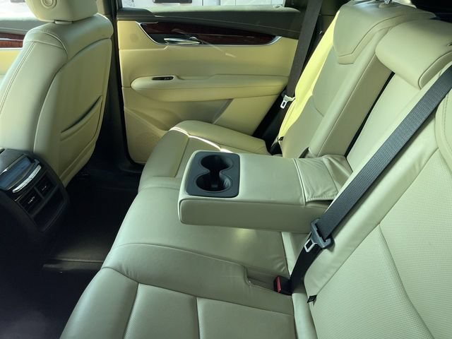 Used 2019 Cadillac XT5 Premium Luxury w/ Driver Assist Package AWD/4WD image 5