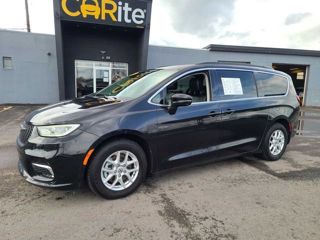 Used 2022 Chrysler Pacifica Touring-L image 2
