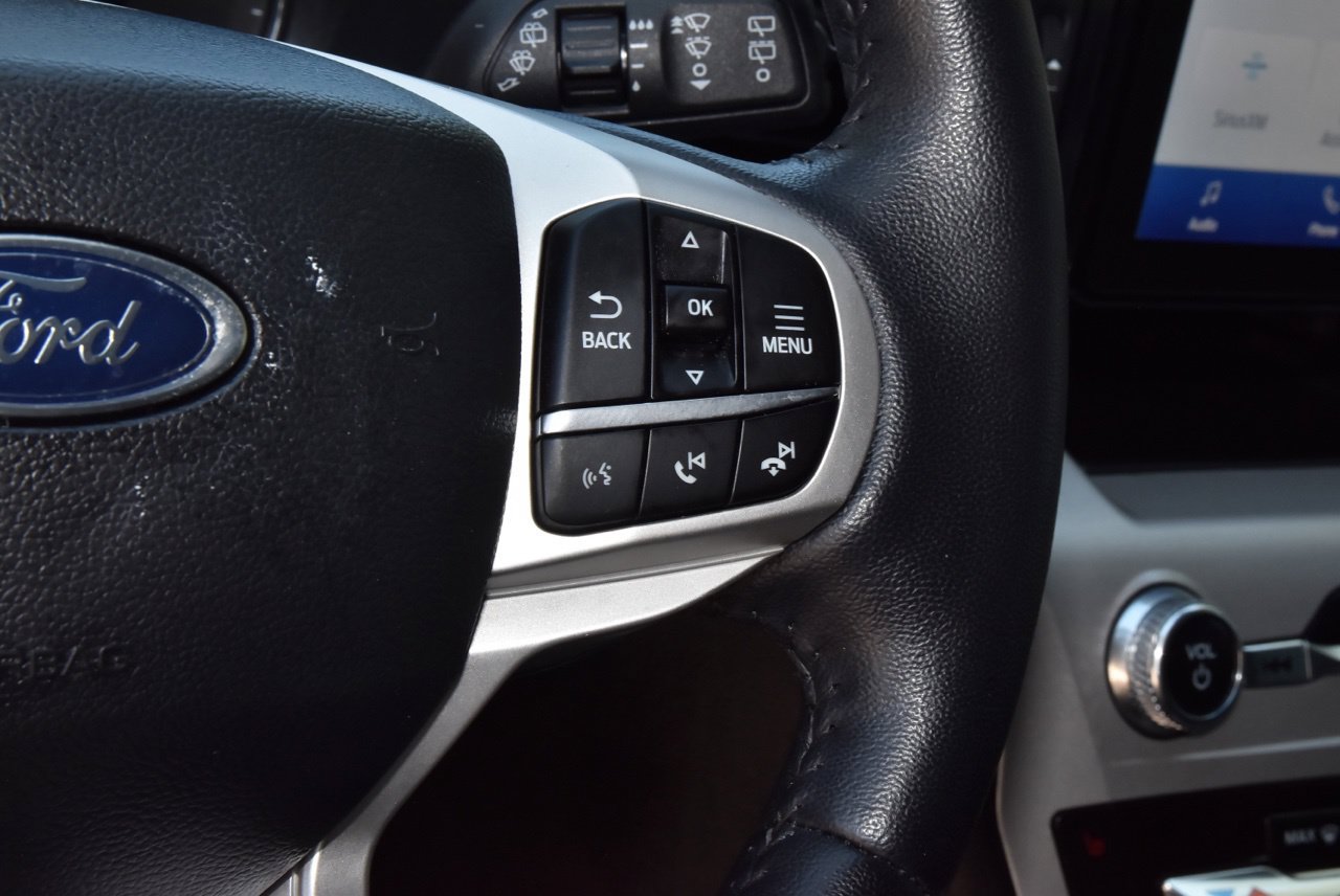 Used 2023 Ford Explorer XLT AWD/4WD image 25