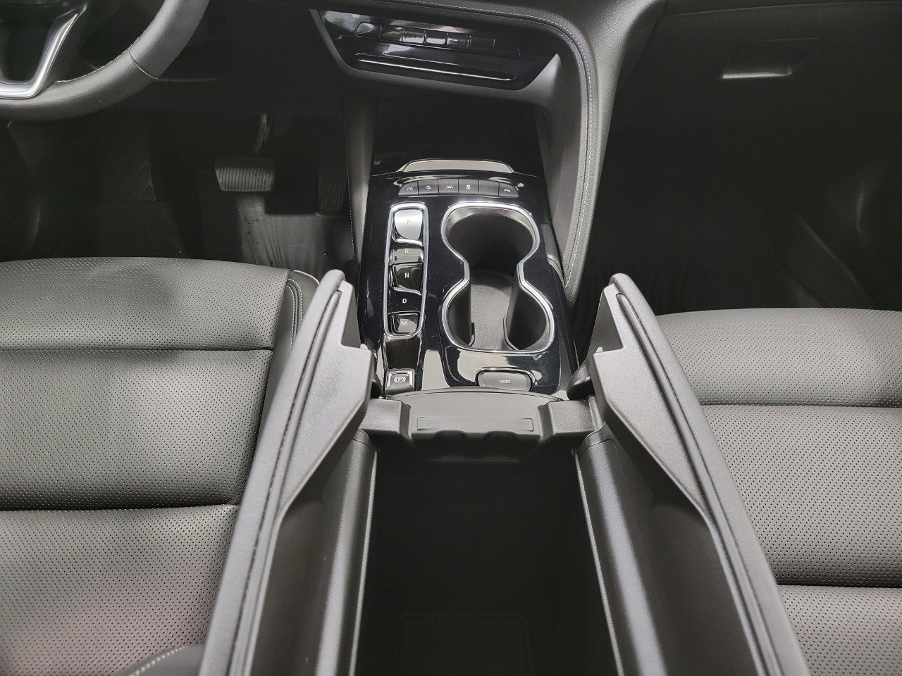 Used 2023 Buick Envision Essence AWD/4WD image 17